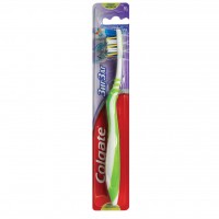 Зубная щетка Colgate базовая Зиг заг + средняя (7610196003544)