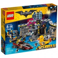 Конструктор LEGO Batman Movie Нападение на Бэтпещеру (70909)